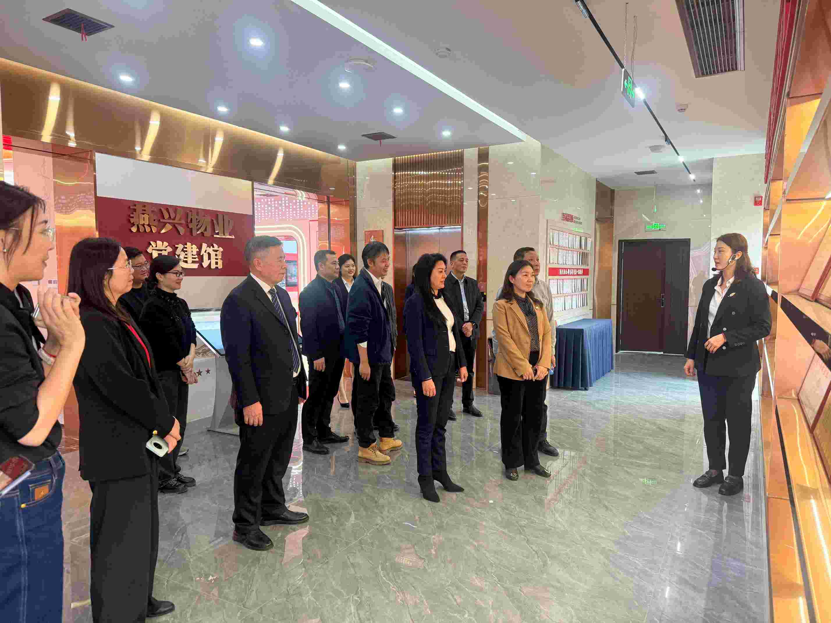 江西省统计局副局长万玲一行莅临广发体育集团指导调研
